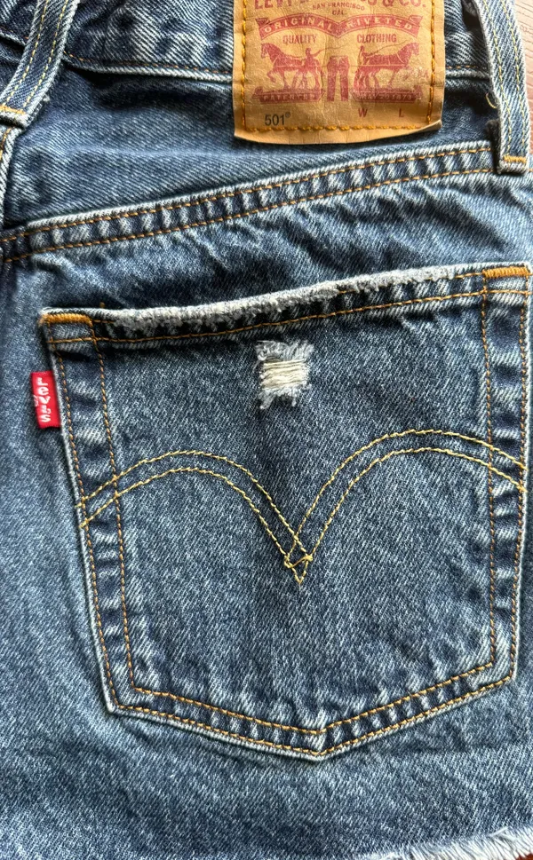 Levi’s 501 Shorts - Image 7