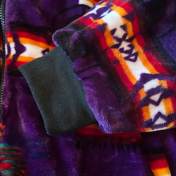 Aztec plush blanket zip up jacket purple SW print Size L/XL - Image 9