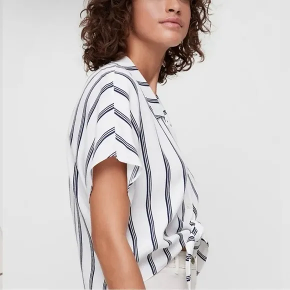 Aritzia Wilfred Navy White Tie Front Blouse‎ Size XS - Image 4