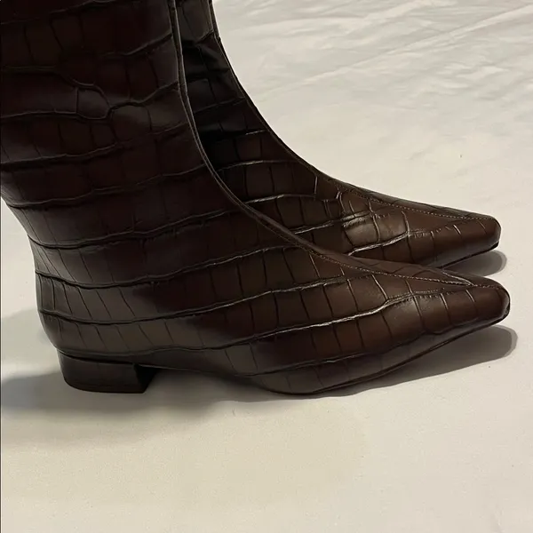 Gianni Bini Brown Croc-Embossed Heeled Boots - Image 6