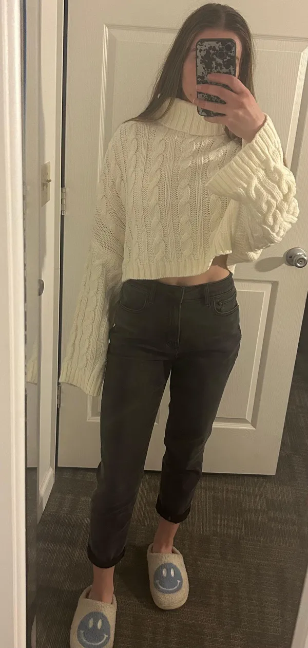 Outfitters Moms Jeans - Image 2