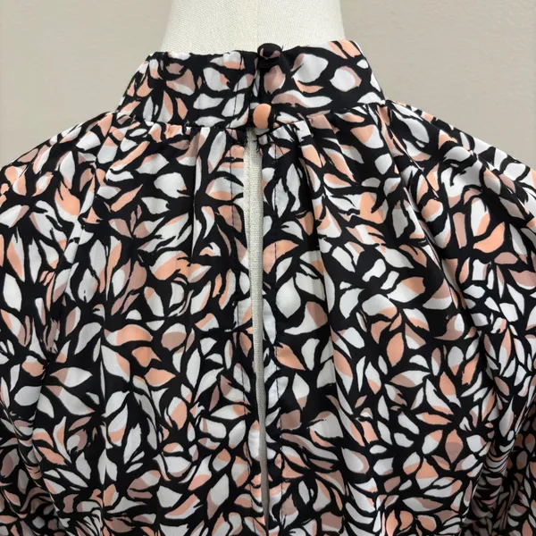 Evereve‎ Penny XS Mock Neck Puff Sleeve Leaf Print Blouse Black Pink Preppy Work - Image 8