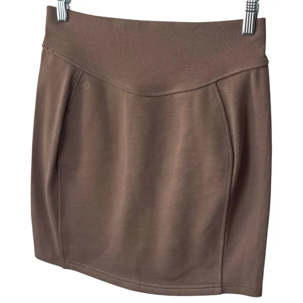 NEW Lululemon Scuba‎ Mid Rise Mini Skirt Color Taupe Athleisure Comfort Chic S - Image 5