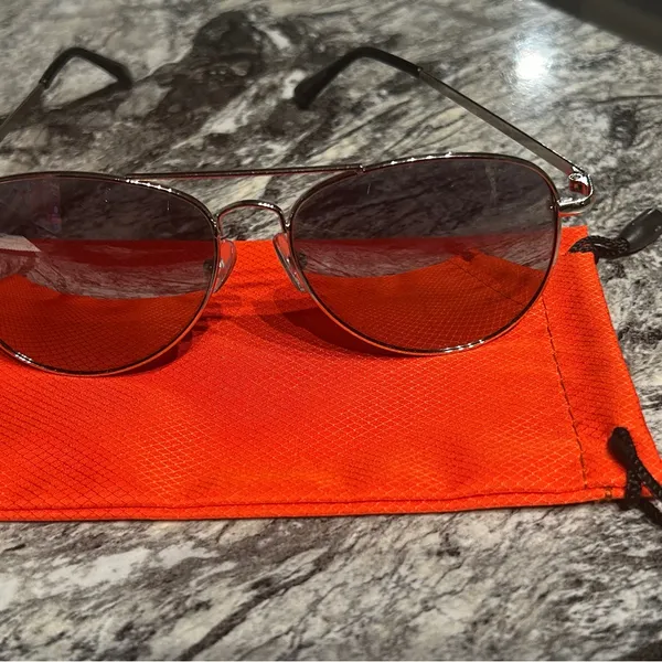 Dolly Silver Aviator Sunglasses with mirror Lens - Image 7