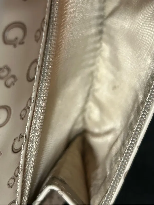Guess Women’s Cream Logo Print Clutch Wallet - Image 10