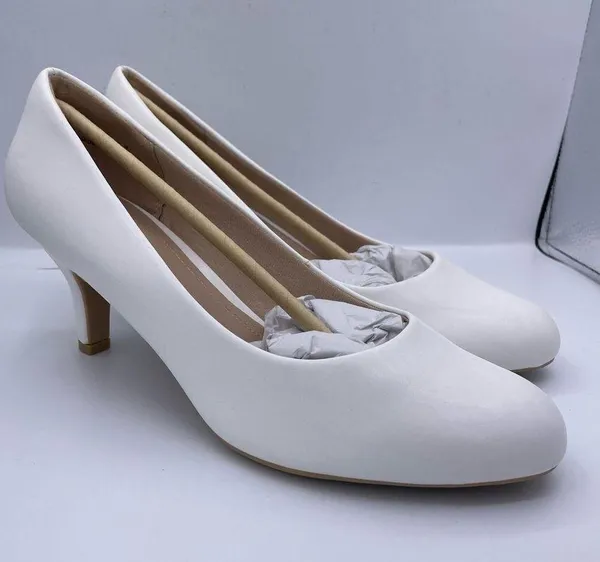 Ankis low heel comfortable womens white pumps Size 8 - Image 12