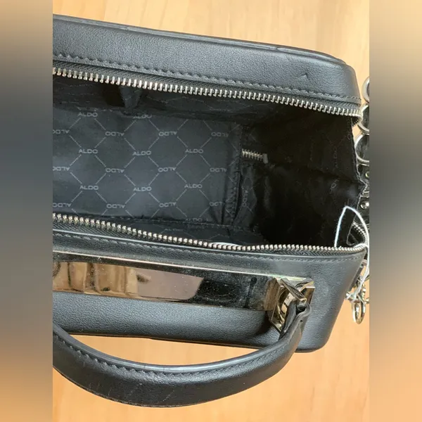 Aldo Black Faux Leather Crossbody Camera Bag. Modern Hardware - Image 7