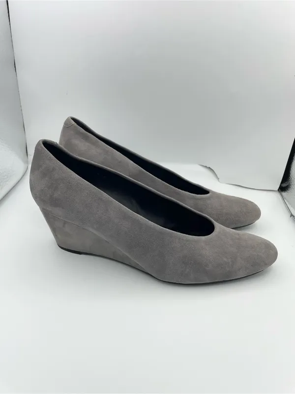 Vaneli suede wedge slip on gray pumps women’s Size 8 1/2M - Image 12