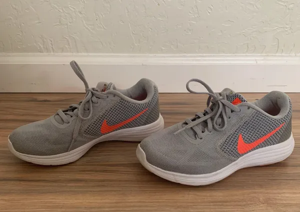 Running Shoes - Image 4