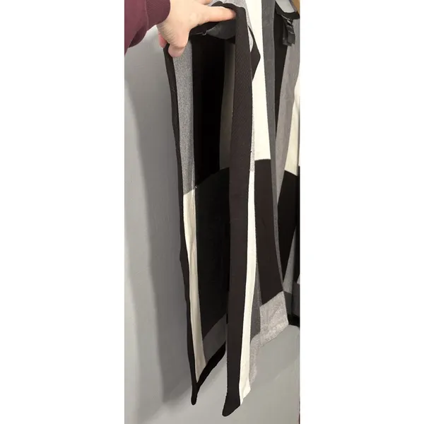 White House | Black Market Sweater Wrap One Size Black White Colorblock Artsy Chic Poncho Geometric - Image 4
