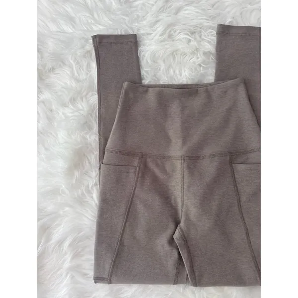 Beyond Yoga Out Of Pocket High Waisted Midi Leggings Oyster Heather Size XXS - Image 7