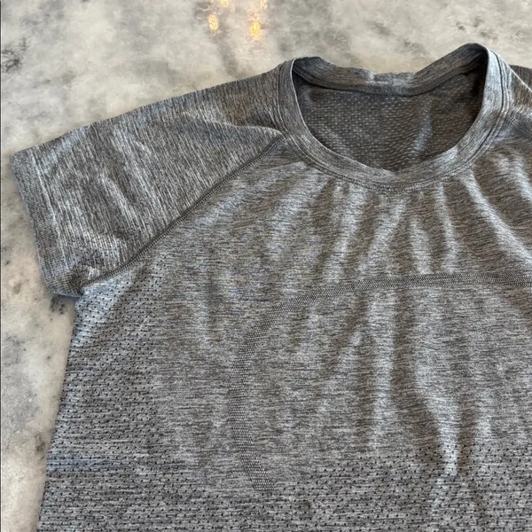Lululemon Swiftly Tee Gray Size 10 - Image 4