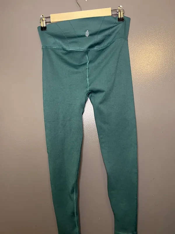 FP Movement Good Karma Leggings Womens M/L Green High Rise Ankle Pants Yoga - Image 4