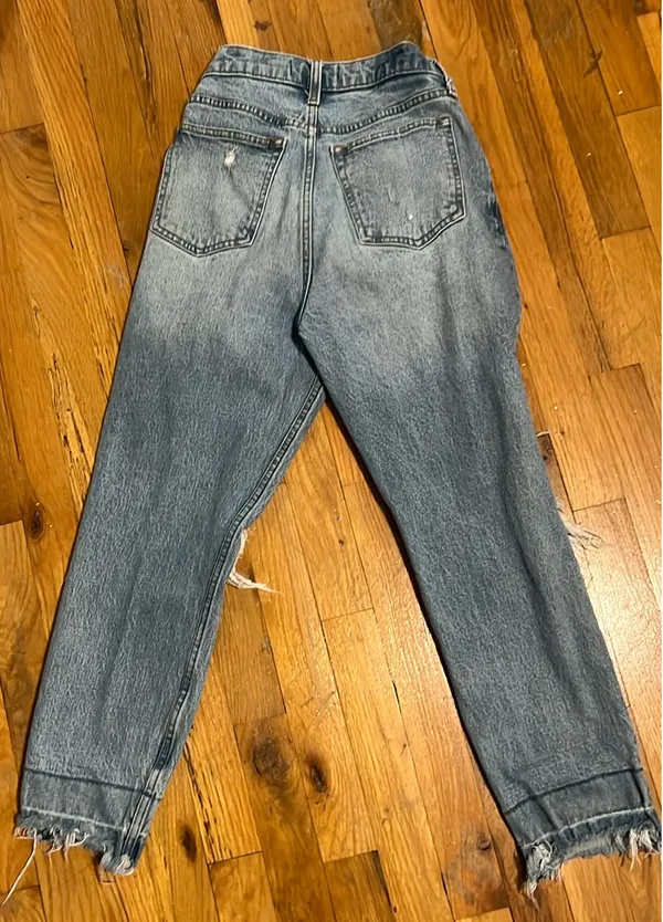 Abercrombie High-Rise Mom Jeans - Image 2