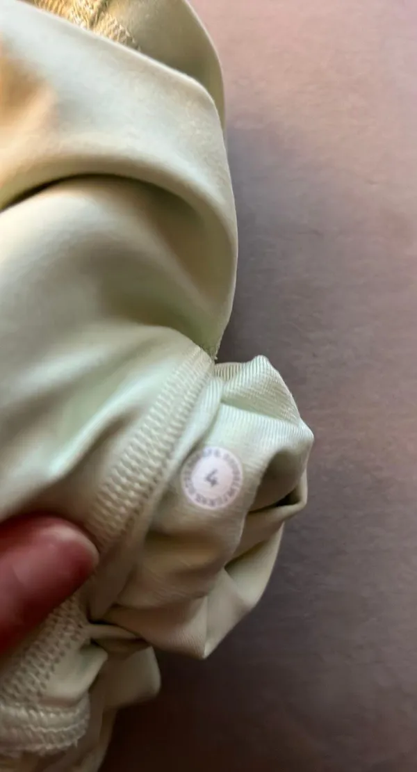 Lululemon Yoga Align High-Rise Shorts 4” - Image 3