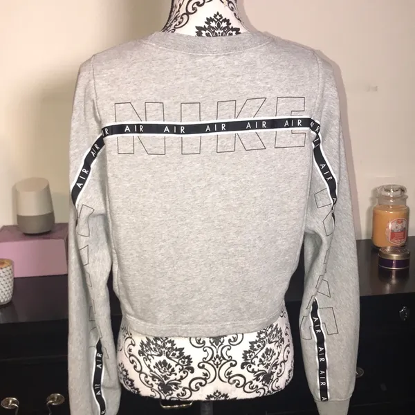 Nike Air Gray Long Sleeve Cropped Sweatshirt Size Medium - Image 8