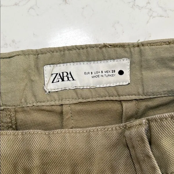 Zara women’s khaki jeans. Oversized. Size Small. - Image 4