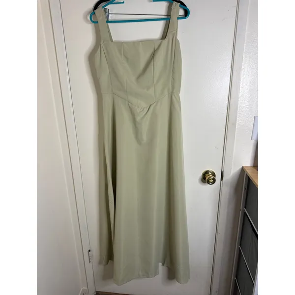 Minimalist Sage Green Structured Midi Dress - Size Large - Image 5