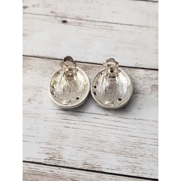 Vintage Clip On Earrings - Oval Unusual Clear Gem Pattern - Image 4