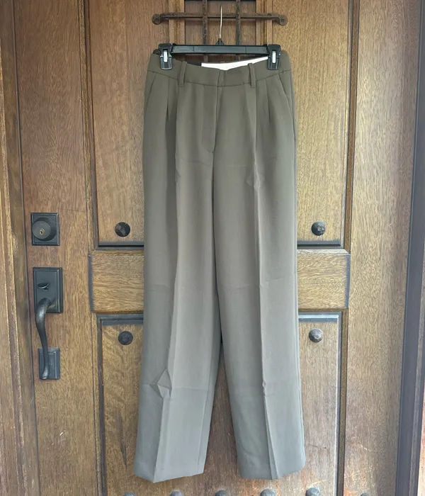 Aritzia Effortless Pant Olive Green Wide-Leg, Lengh Full, Rise High Size 4 - Image 3