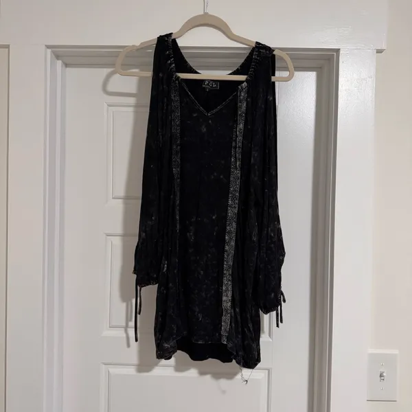 POL Black Mineral Wash‎ Slit Sleeve Top Size L - Image 5