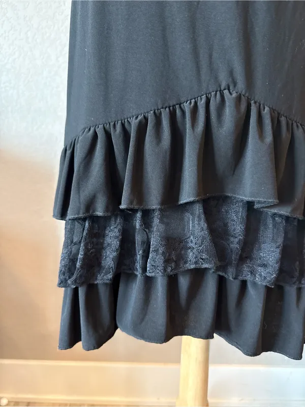 Susan Lawrence Black Lace Ruffle Midi Skirt Small Made in USA - Image 2