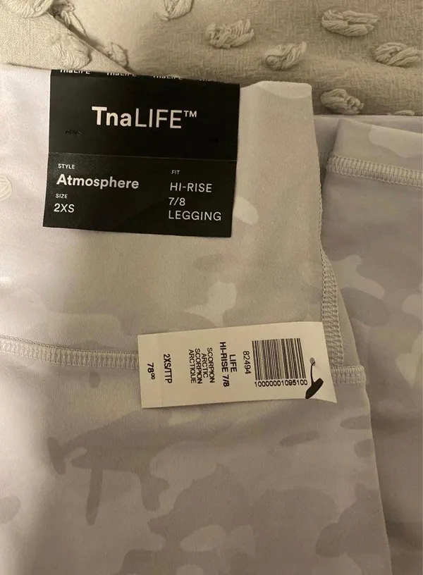 NWT  TNA Leggings - Image 2