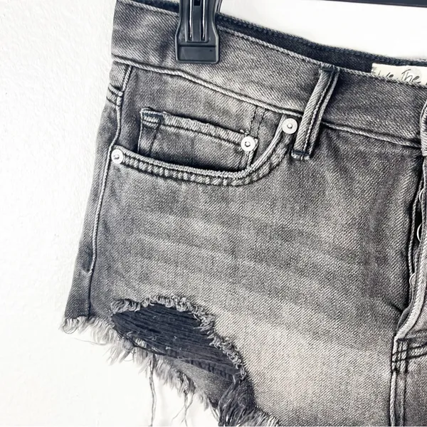 FREE PEOPLE Black Wash Button Fly Ripped Distressed Fray Hem Shorts Size 26 Boho - Image 7