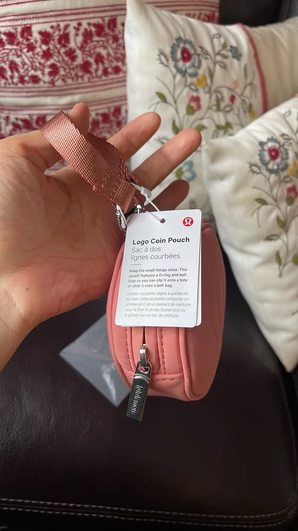 Lululemon logo pouch in pink savannah NWT in original package - Image 8