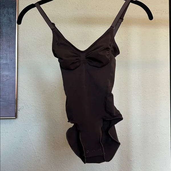 SKIMS‎ Sculpting Brief Bodysuit Shapewear Espresso NWOT size S - Image 2
