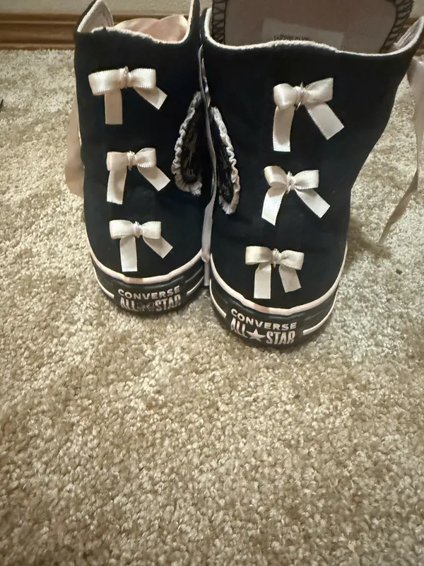 Pink and black Converse  - Image 3