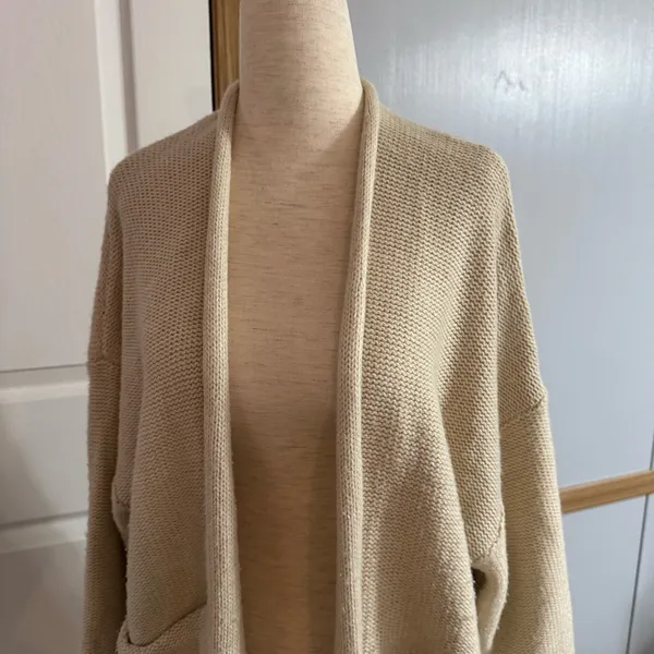 Urban Outfitters Beige Knit Cardigan Size Small - Image 3