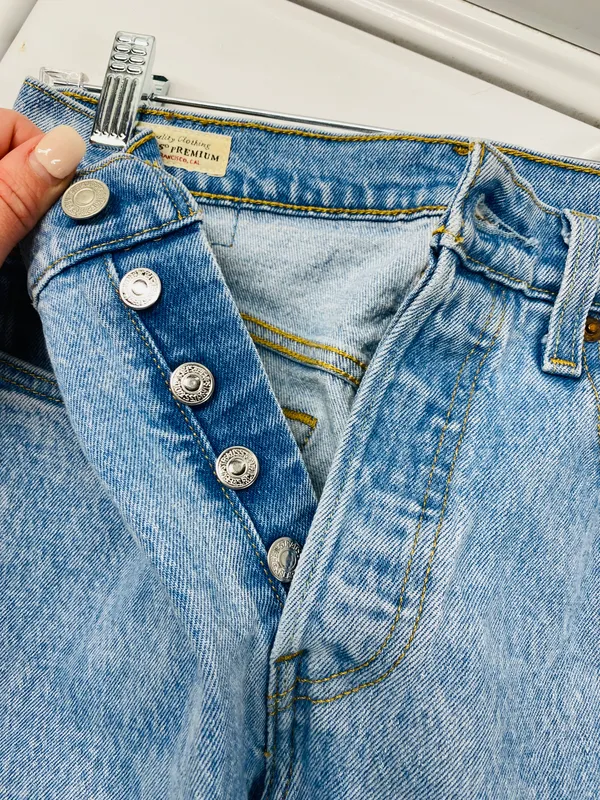Levi's Light Denim Jeans - Image 5