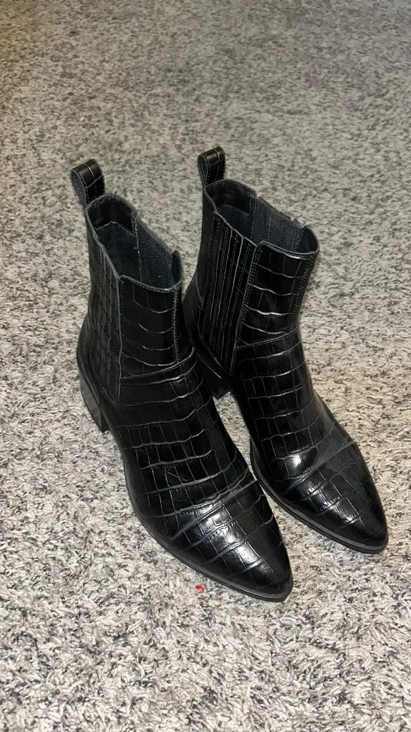 Vagabond Black Leather Platform Bootie - Image 3