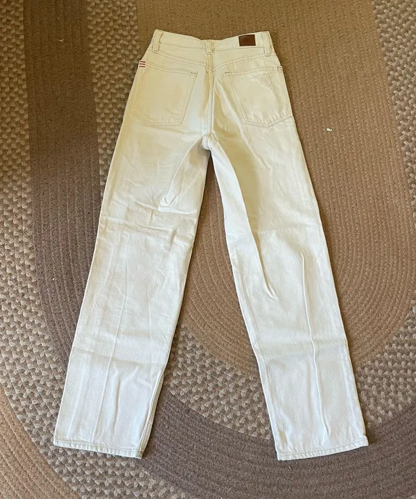 Urban Outfitters BDG High Rise Baggy White Jeans - Image 3