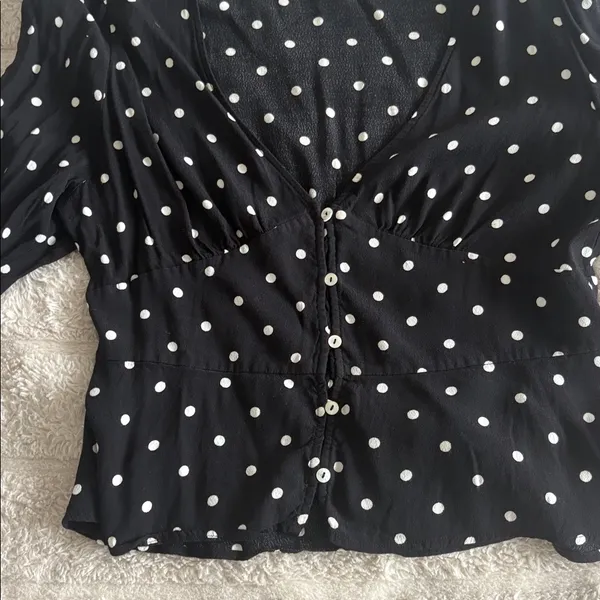 Aritzia Wilfred Top Size Medium Polka Dot - Image 3