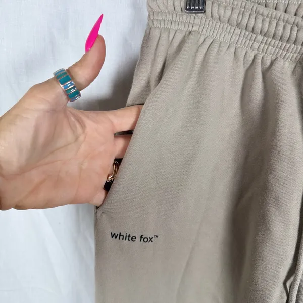 White Fox Sweatpants Women XS Beige Jogger Elastic Waist Logo‎ Loungewear - Image 4