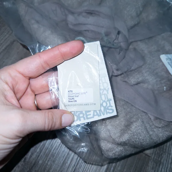 Barefoot Dreams Taupe Cozychic Lite Ribbed Scarf NWT - Image 3