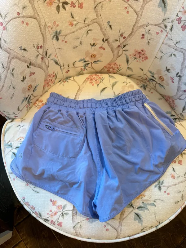 Lululemon Hotty Hot Lavender Shorts - Image 4