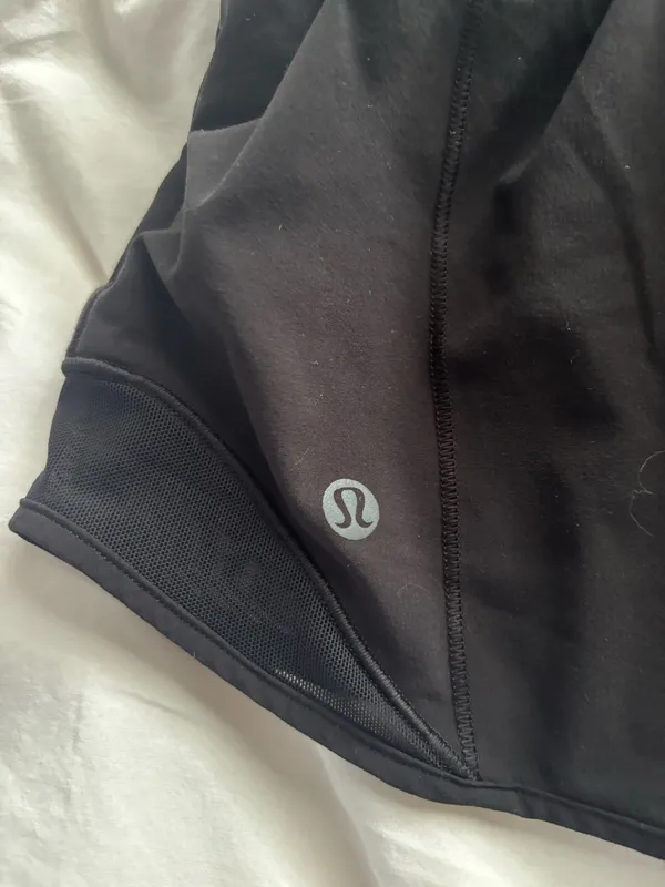 Lululemon Hotty-Hot Low-Rise Short 2.5” Color: Black - Image 3