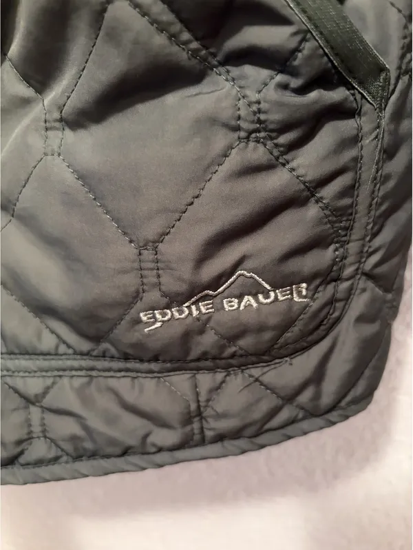 Eddie Bauer Quilted Olive‎ Green Jacket with Snap and Zipper Closure - Image 8