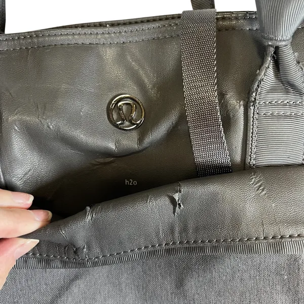 Lululemon Athletica Grey Colorblock Gym Tote Bag Large Shoulder Bag h2o *Flawed* - Image 4