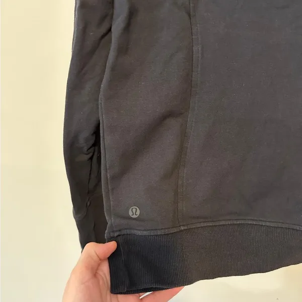 Lululemon Scuba Crew Neck Sweatshirt in Black Size 8 - Image 4