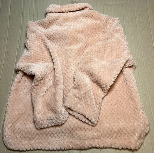 Simply Southern Simply Soft Sherpa Shacket in a light pink - Image 4