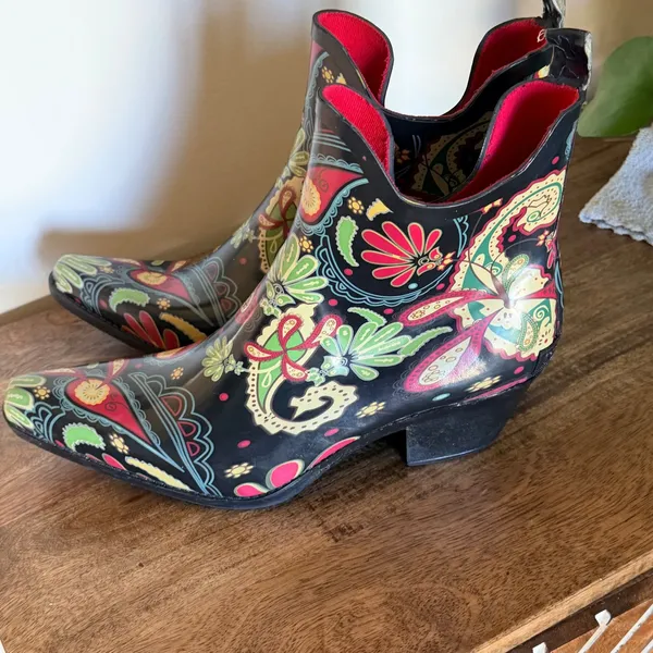Corkys Womens 10 Black Floral Paisley Rubber Rain Boots Western Ankle Country - Image 9
