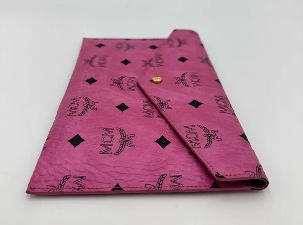 MCM
Visetos Envelope Clutch Pink - Image 3