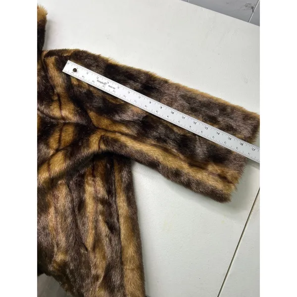 Luii Women's Size L Faux Fur Coat with 2/3 Length Sleeves in Dark Brown/Brown. - Image 6