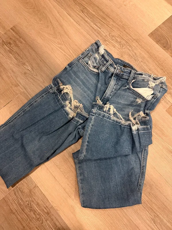 Buckle Jeans - Image 2