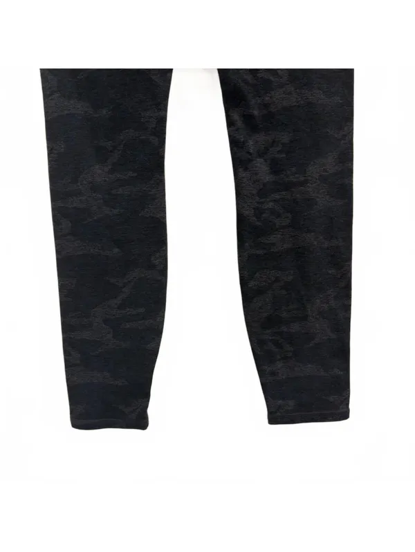 Vuori Clean Elevation Leggings Black Camo Heather DreamKnit VW444 Size Small 25" - Image 6