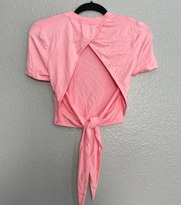 superdown Revolve  Pink Crop Top - Image 4